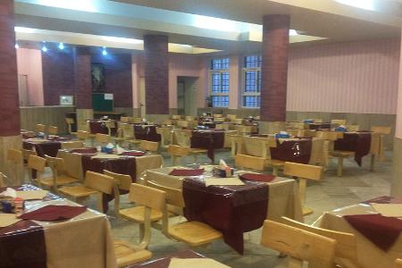 فضای پذیرایی سالن 50 نفره