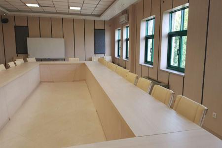  اجاره سالن 50 نفره دارای میزکنفرانسی تجریش