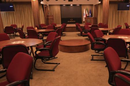 سالن همایش 200 نفری با قابیلیت چیدمان های مختلف