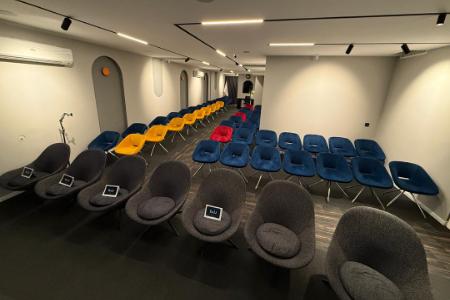 سالن همایش کوچک و شیک