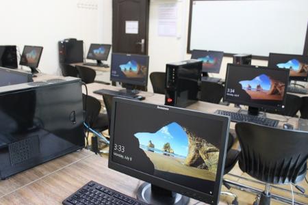 اجاره کلاس دارای کامپیوتر