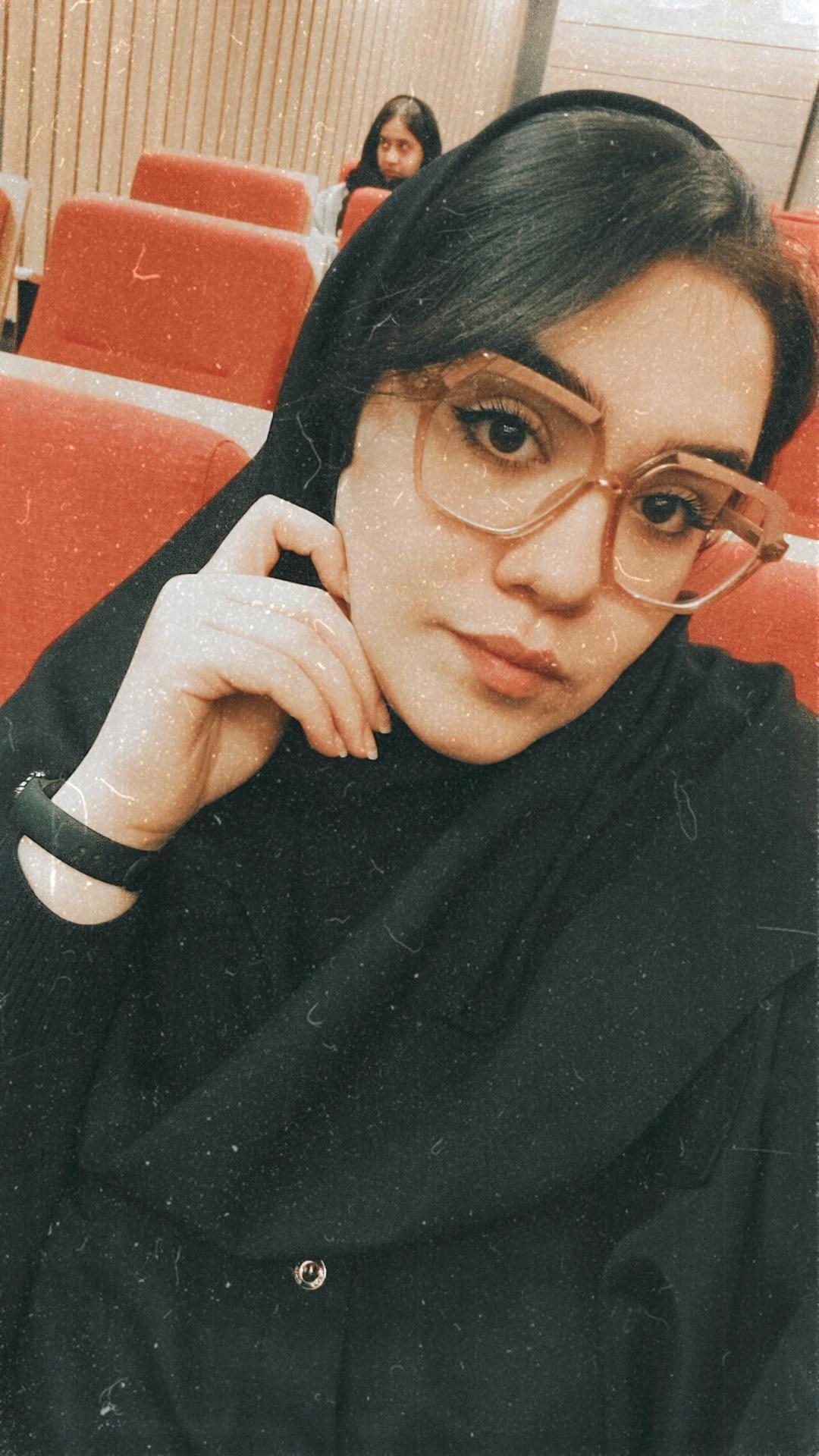 مبینا وثوقی